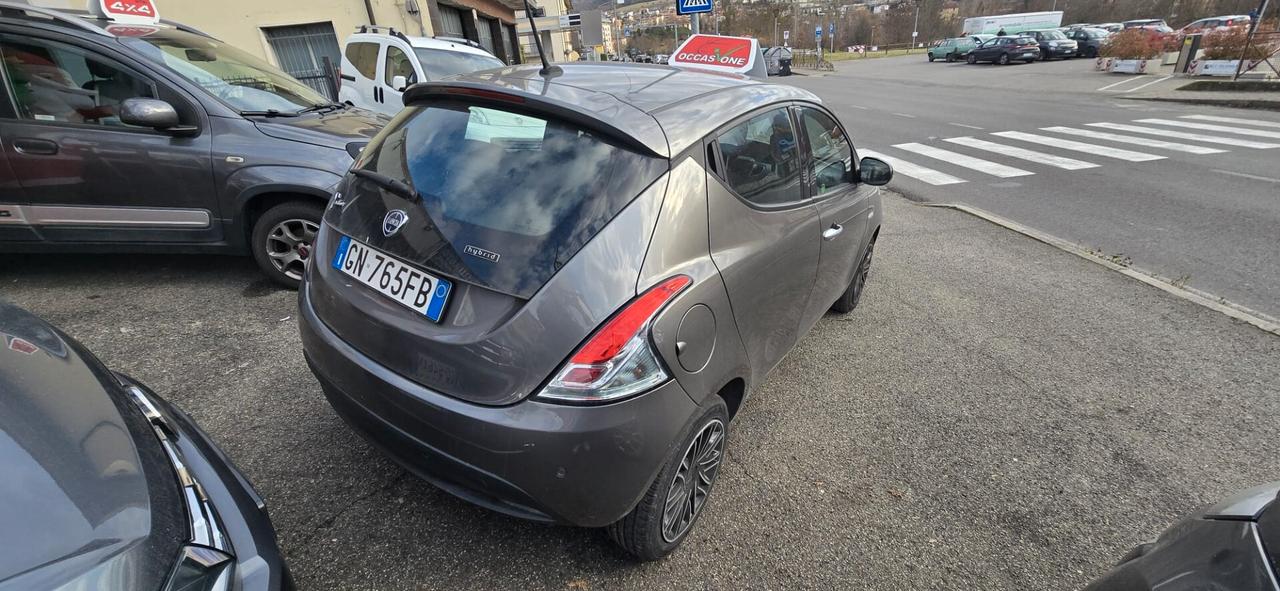 Lancia Ypsilon 1.0 FireFly 5 porte S&S Hybrid UnYca