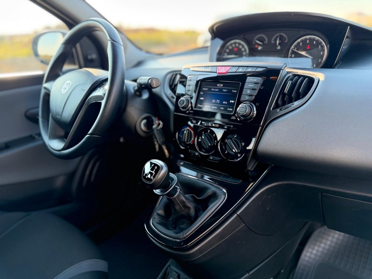 Lancia Ypsilon 1.2 69 CV 5 porte GPL Ecochic Gold