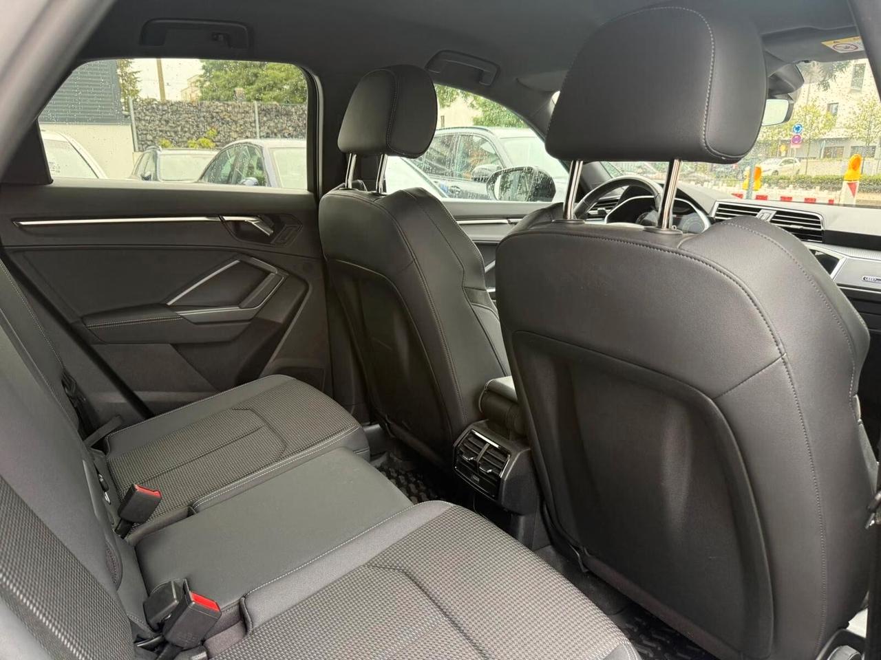 Audi Q3 35 TFSI S line edition