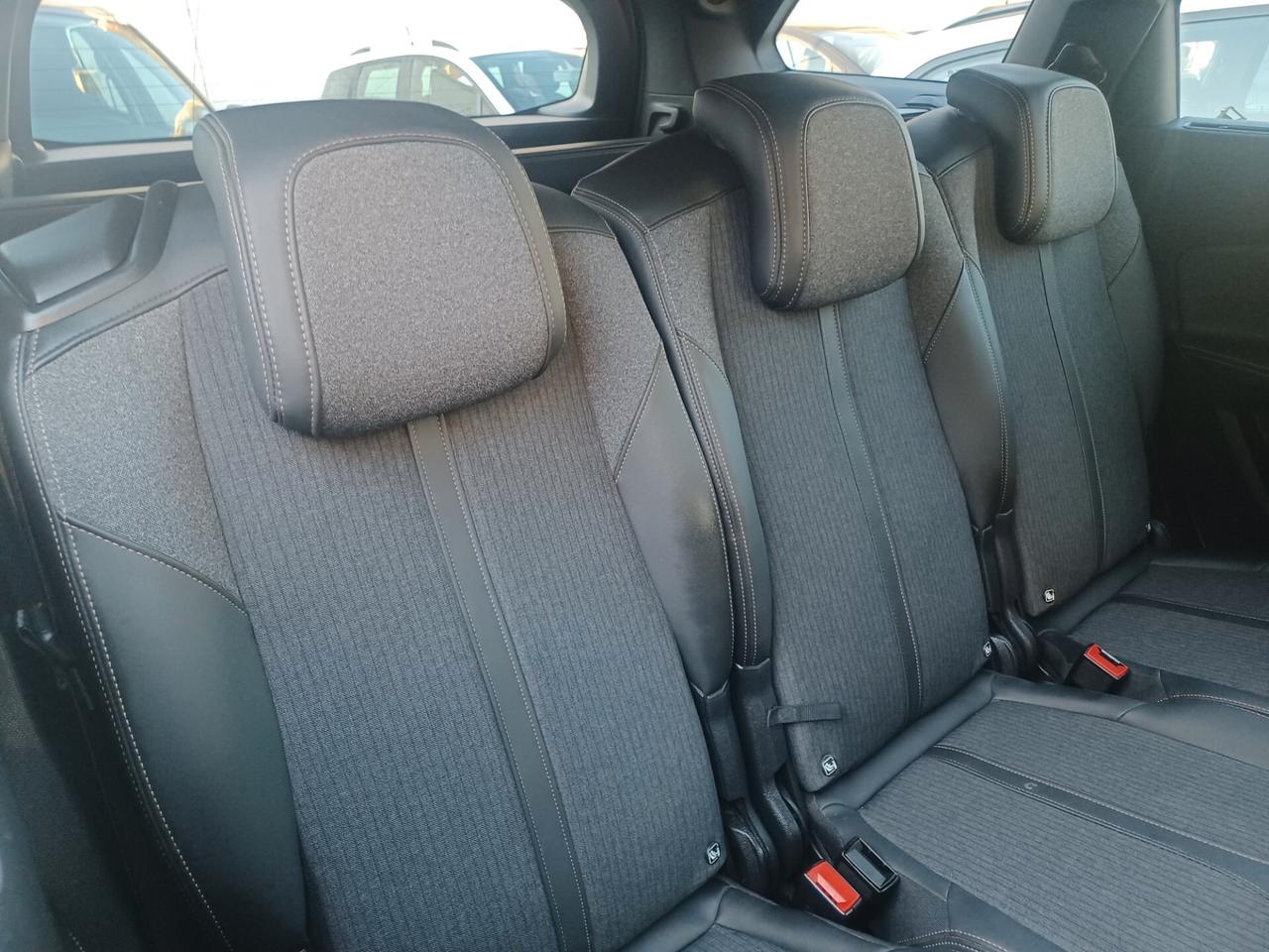 Peugeot 5008 1.5 HDi EAT 8 GT LINE 7 POSTI