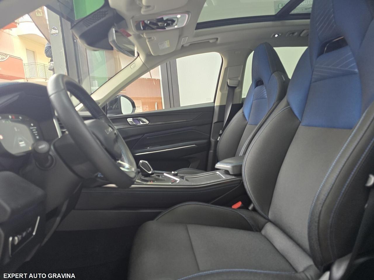 LYNK & CO 01 PLUG-IN **TOTAL BLACK**