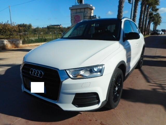 Audi Q3 2.0 TDI 120 CV BLACK & WHITE