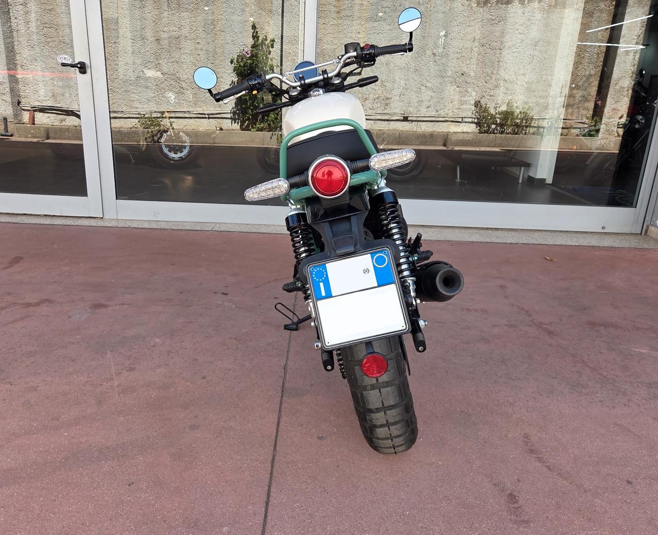 Royal Enfield Interceptor Bear 650