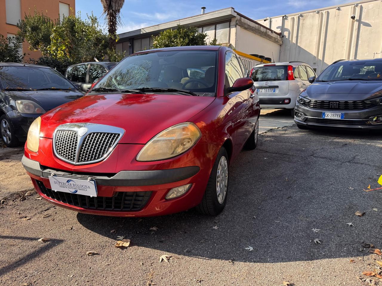Lancia Ypsilon 1.2 16V Platino