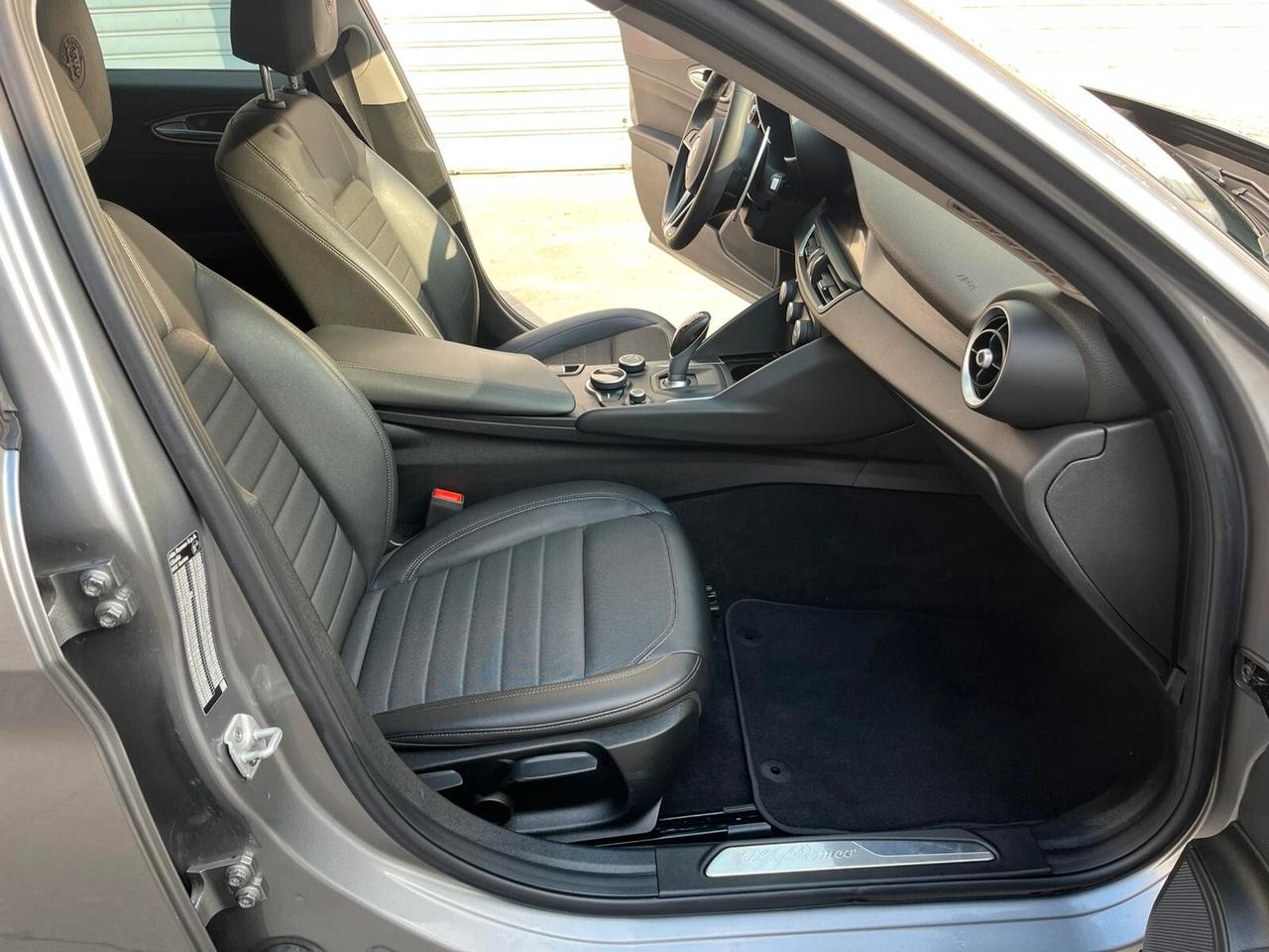 Alfa Romeo Giulia 2.2 Turbodiesel 180 CV AT8 Business Sport Launch Ed.