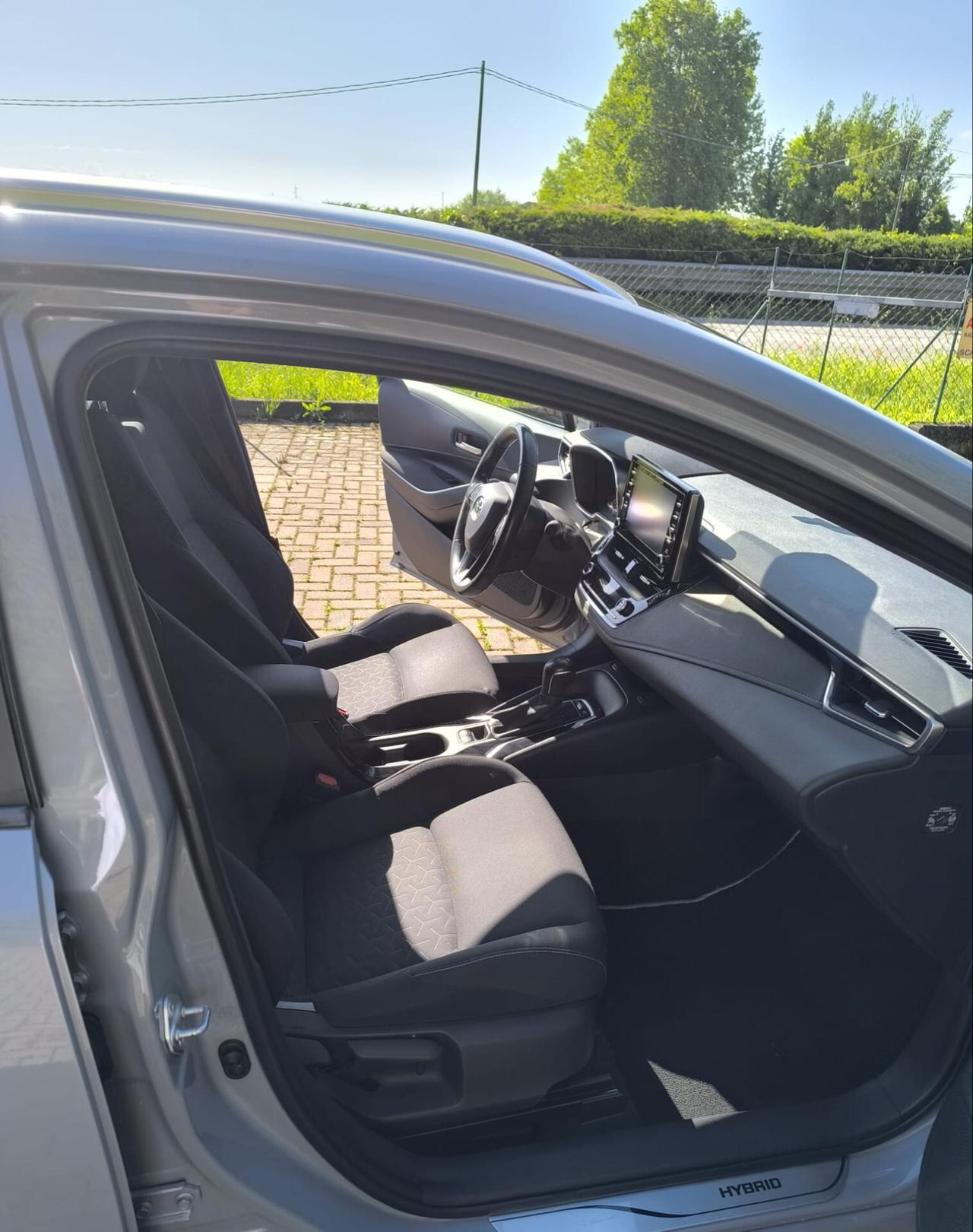 Toyota Corolla Touring Sports 1.8 Hybrid Business