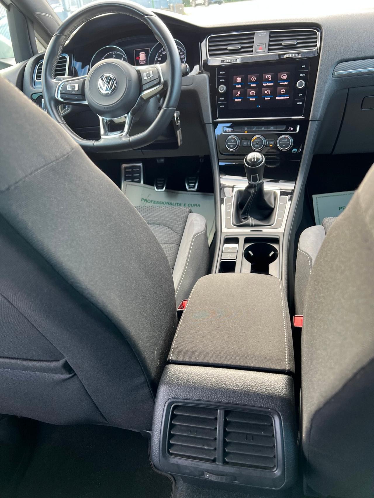 Volkswagen Golf 5p 1.6 tdi R-Line 115cv cerchi e gomme invernali