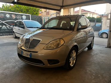 Lancia Ypsilon Cambio aut. appena rifatto