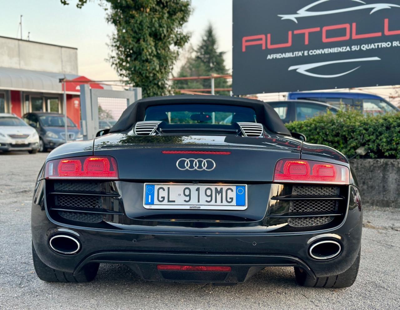 AUDI R8 Spyder 5.2 V10 FSI quattro R tronic 2011