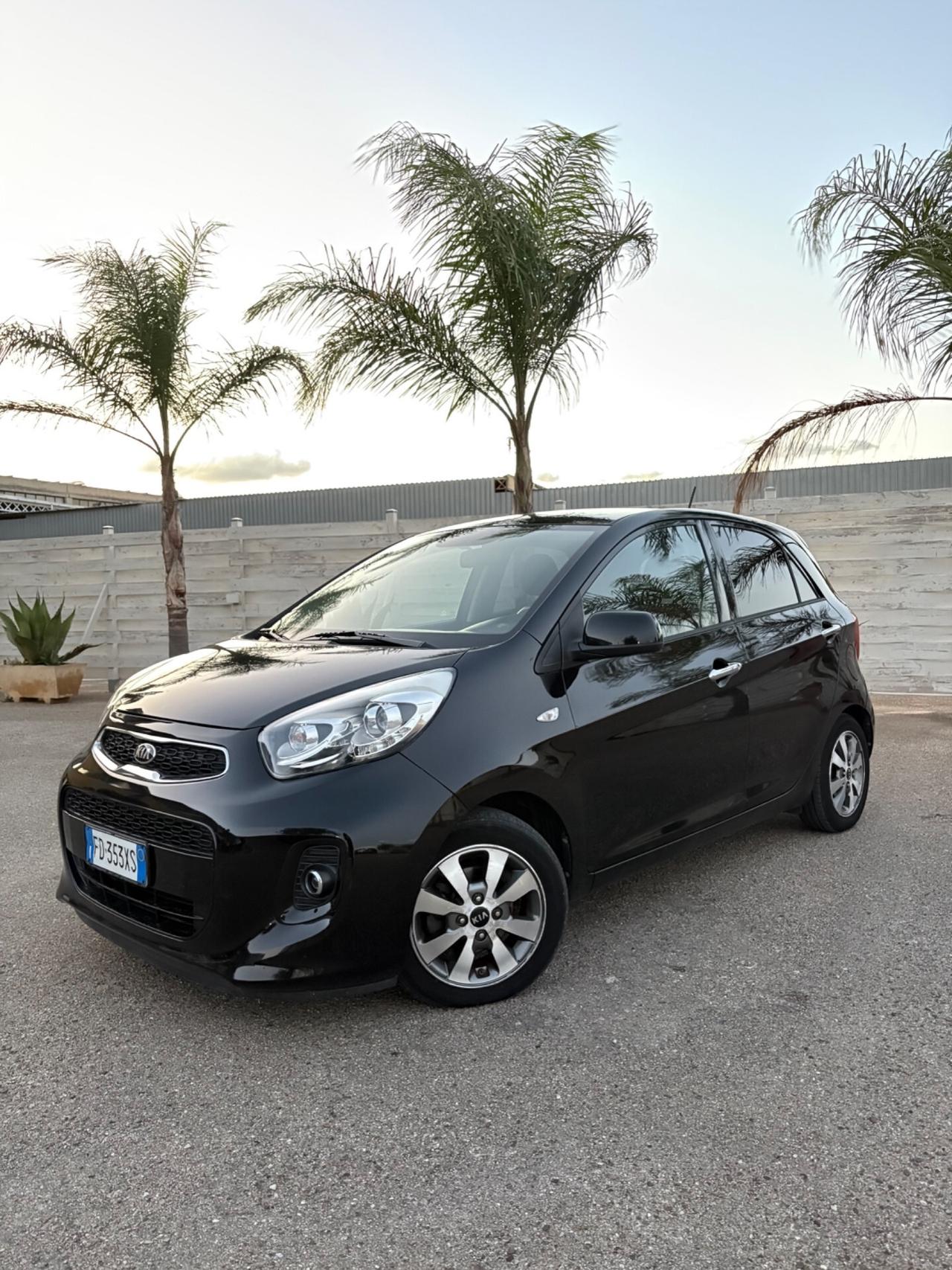 Kia Picanto 1.0 benzina 5 porte con soli 103.000 km