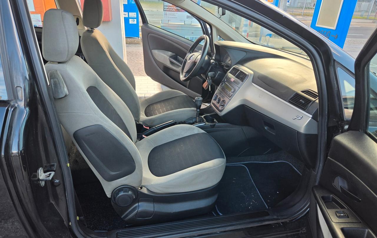 Fiat Grande Punto 1.3 MJT 75 CV 3 porte con 302.000km Neopatentati