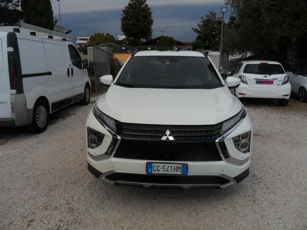 Mitsubishi Eclipse Cross 2.4 MIVEC 4WD PHEV Instyle SDA Pack 0