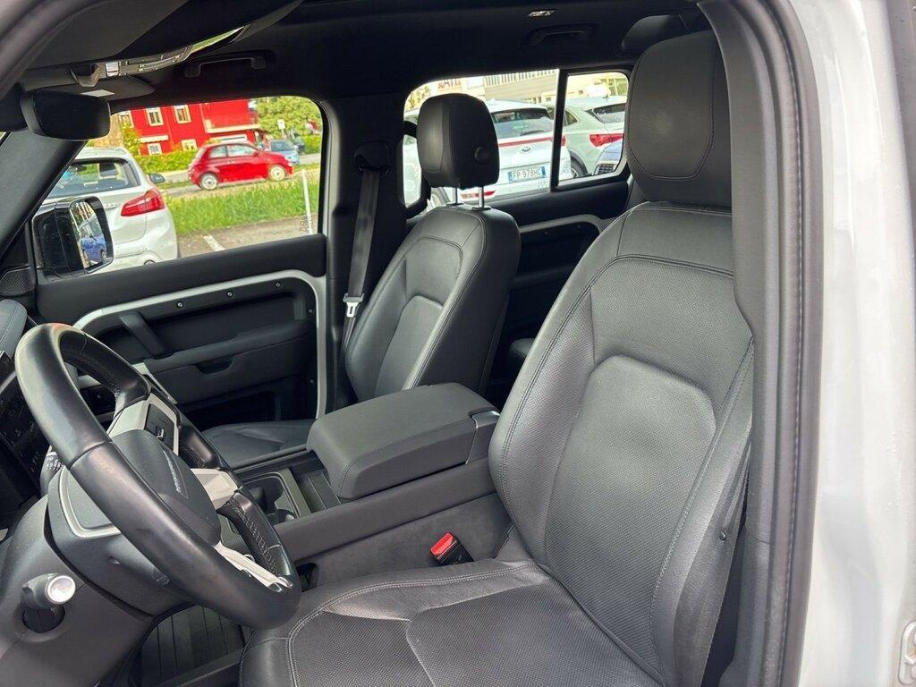 Land Rover Defender 110 3.0 I6 MHEV SE AWD Auto