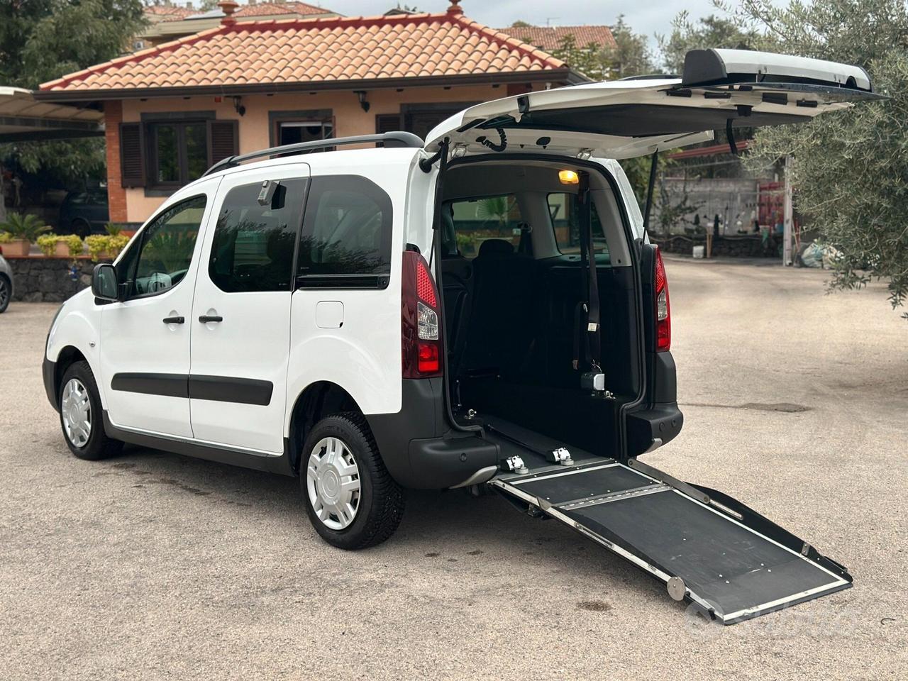Peugeot Partner 1.6HDi Pianale ribassato Disabili