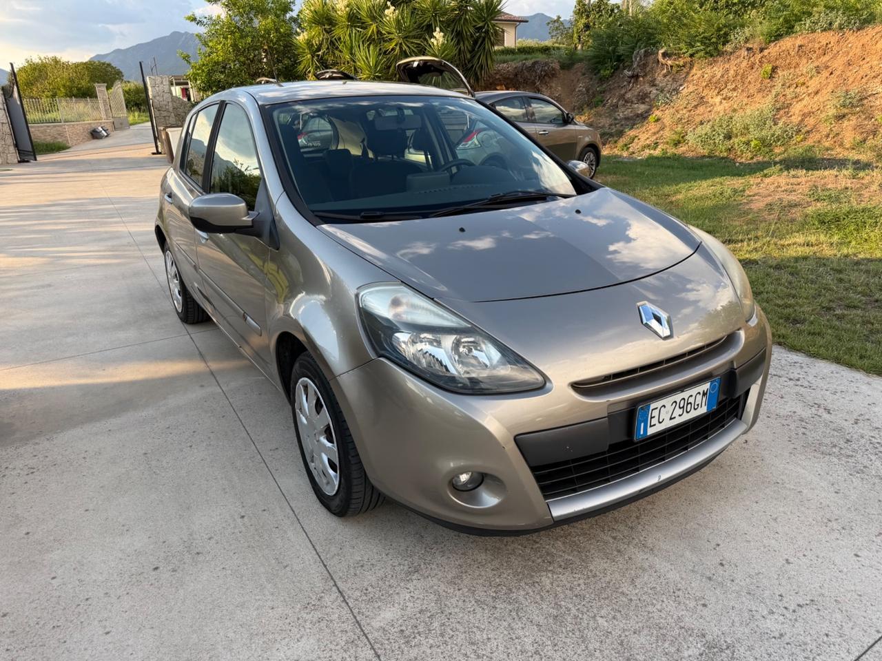 Renault Clio 1.2 16V 5 porte Dynamique