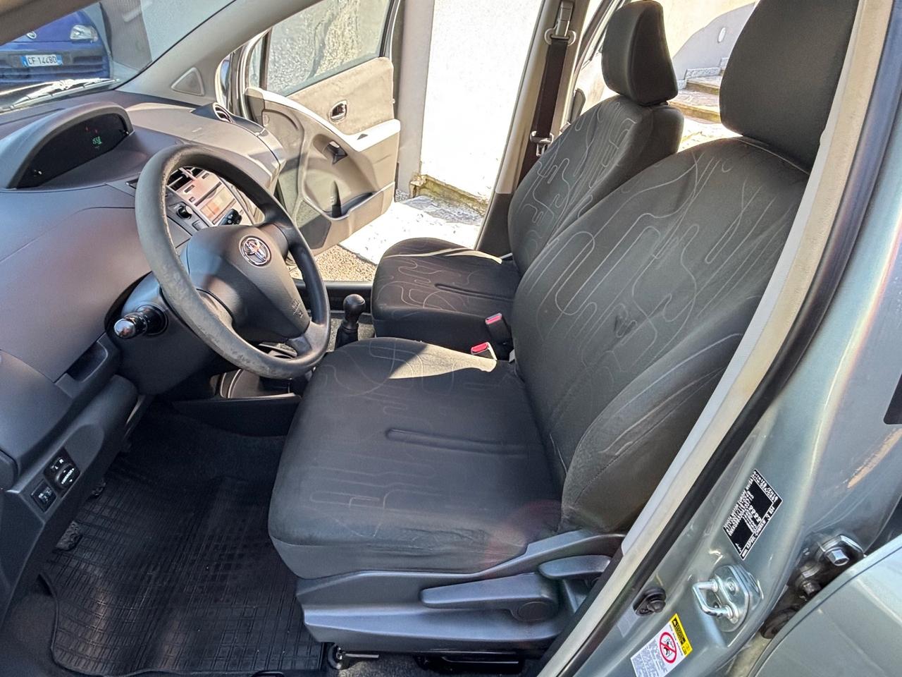 Toyota Yaris 1.0 5 porte Sol