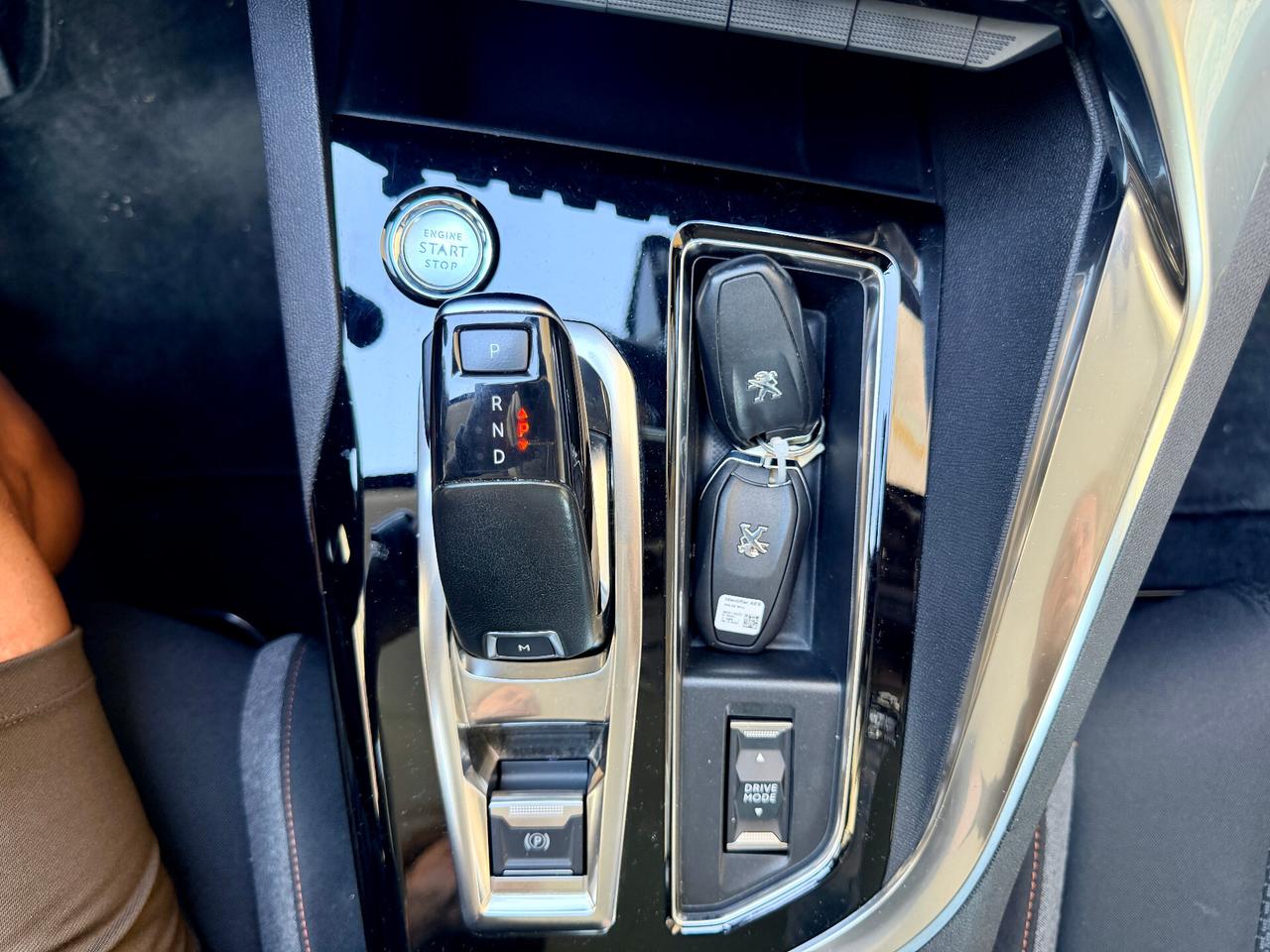Peugeot 3008 1.5 DIESEL CAMBIO AUTOMATICO BlueHDi EAT8 Allure Pack