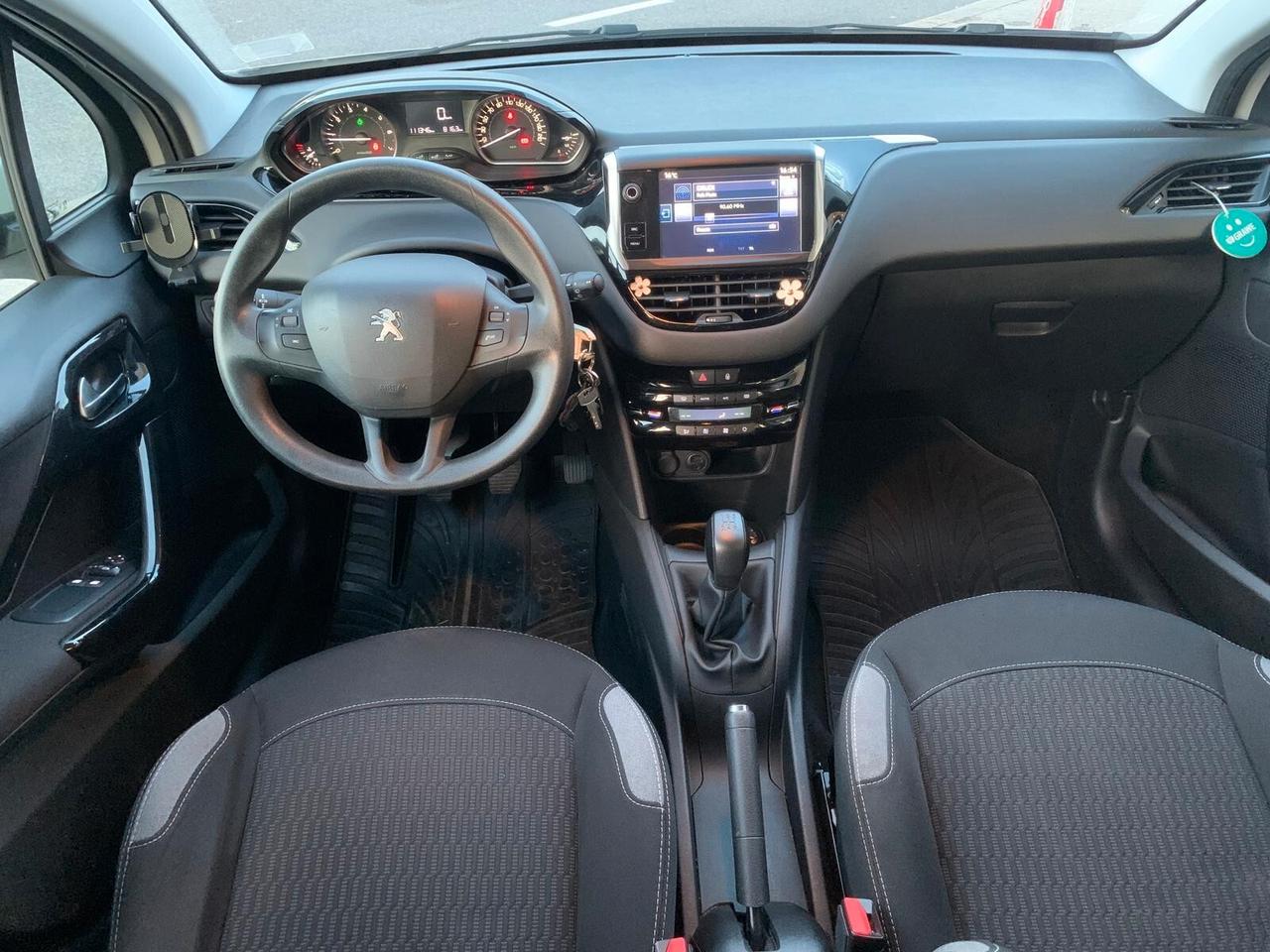 Peugeot 208 5 porte NEOPATENTATI