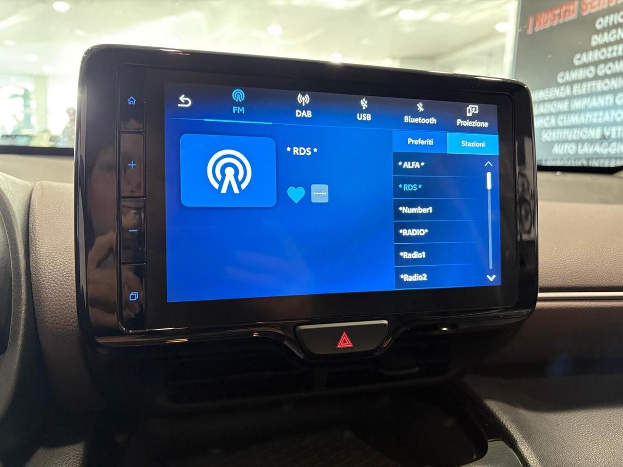 Toyota Yaris Cross 1.5h Lounge fwd 116cv e-cvt