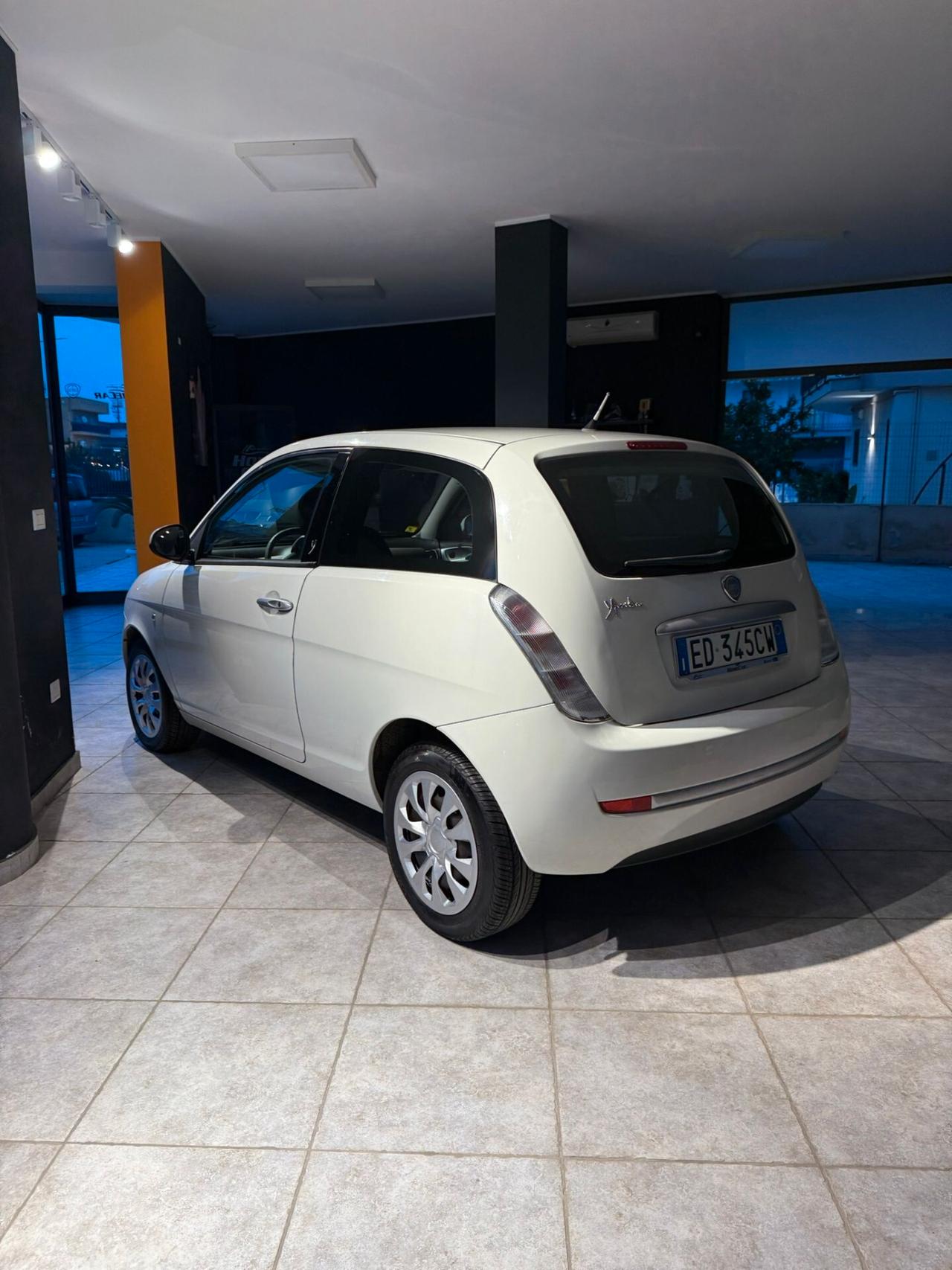 Lancia Ypsilon 1.2 59 CV Elle COME NUOVA