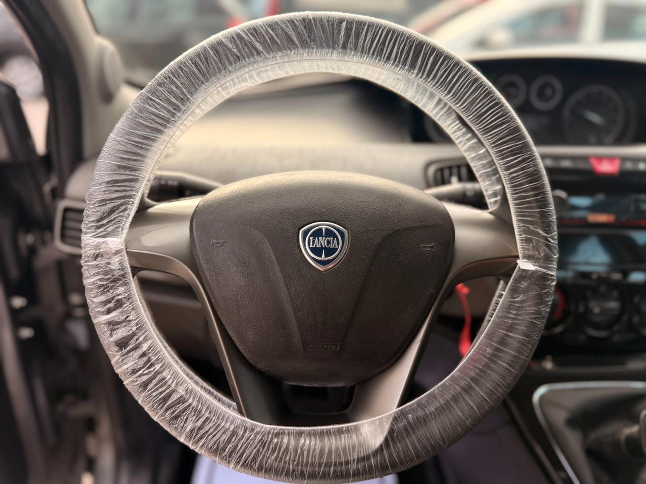 Lancia Ypsilon 1.2 69 CV 5 porte GPL Ecochic Silver