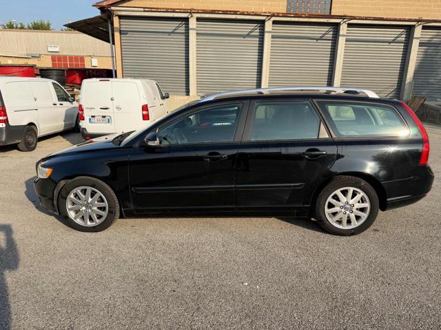 VOLVO V50 D2 R-design senza nessun lavoro da fare