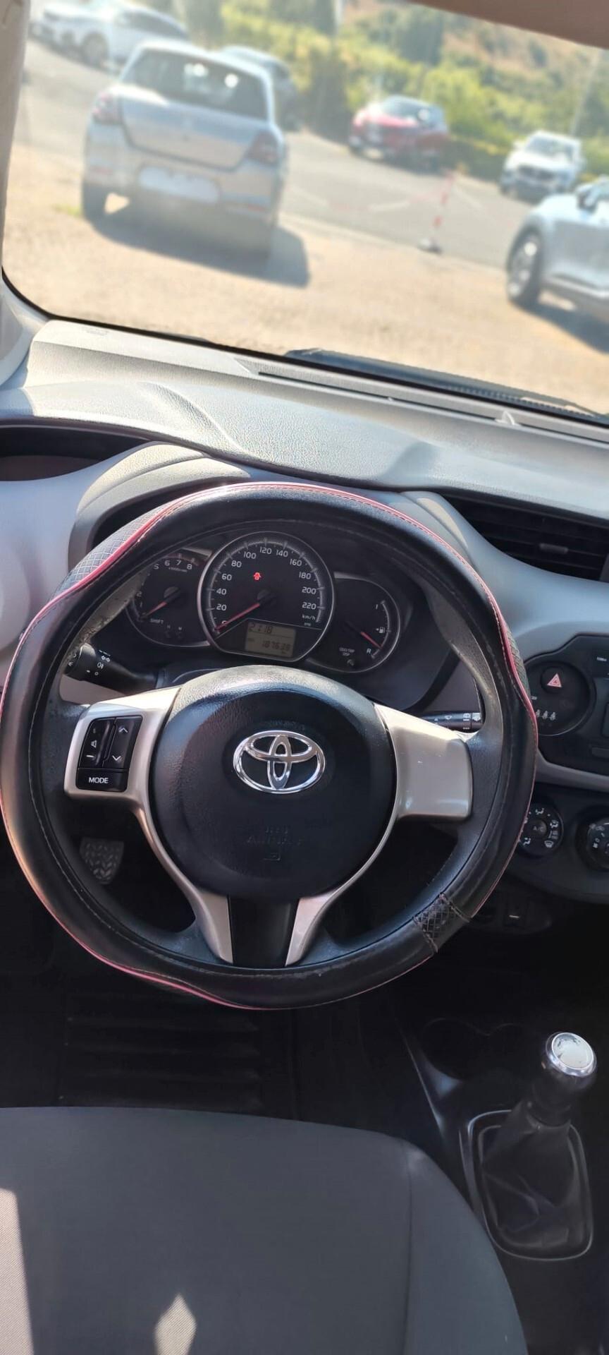 Toyota Yaris 1.0 5 porte