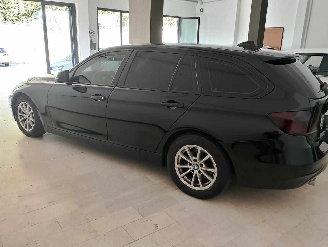 Bmw 316d Touring Sport-Automatico-Navi