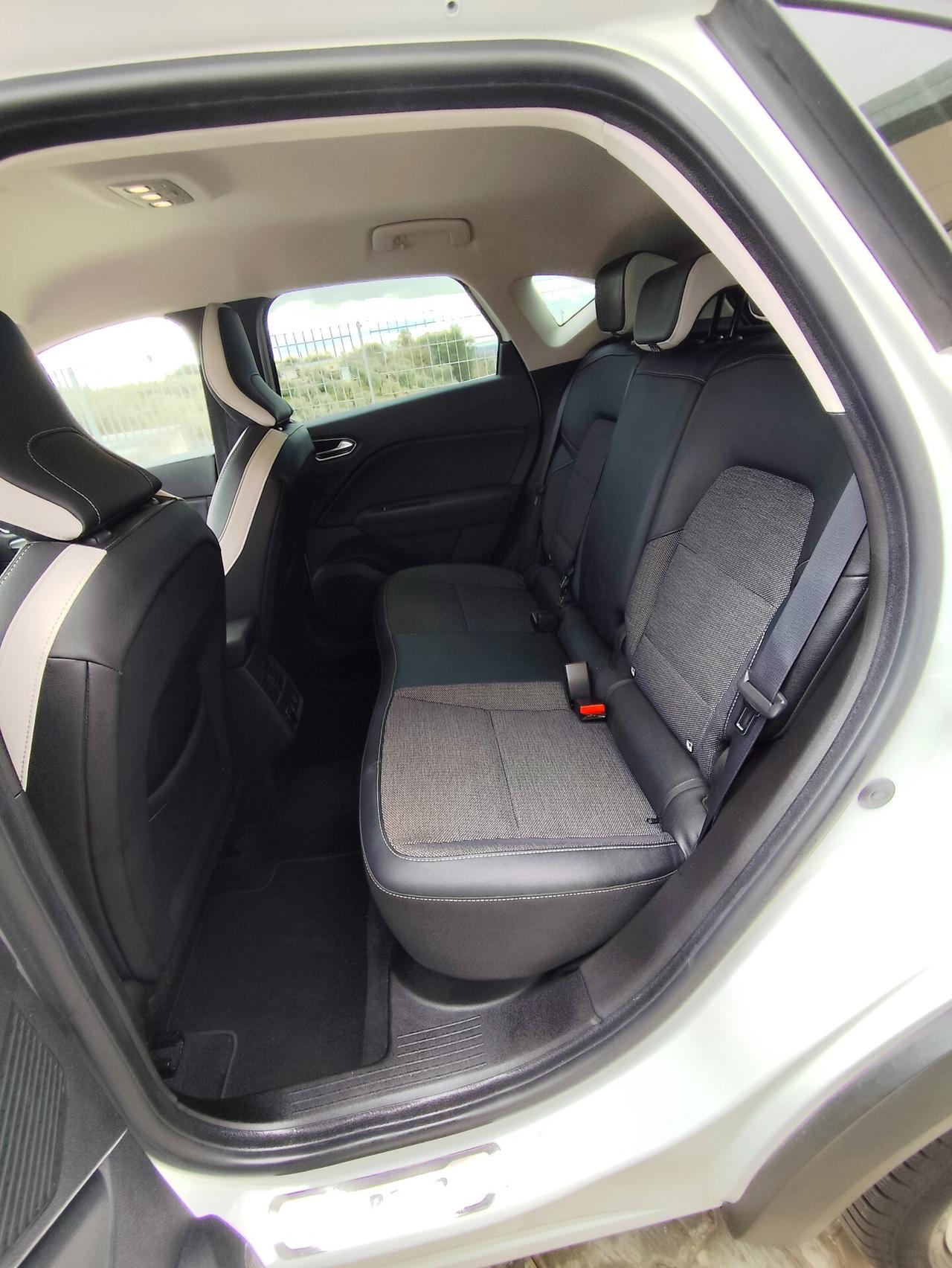 Renault Captur Blue dCi 115 CV EDC Intens