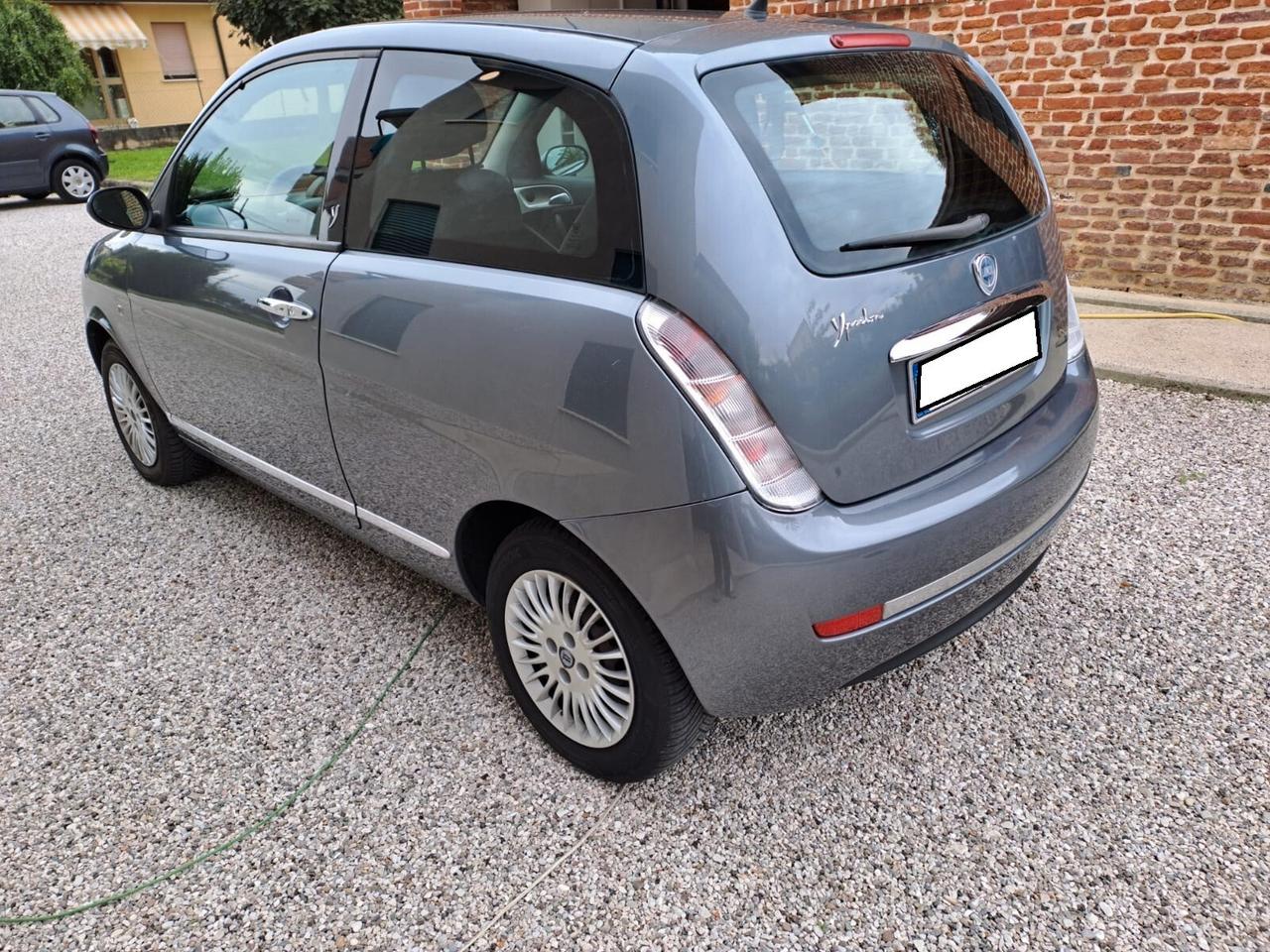 Lancia Ypsilon 1.2 Argento