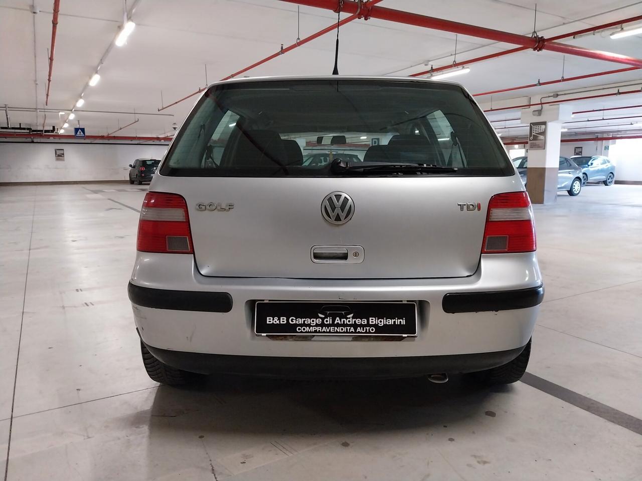 Volkswagen Golf 1.9 TDI/101 CV cat 5p. Champ - ok neopatentati