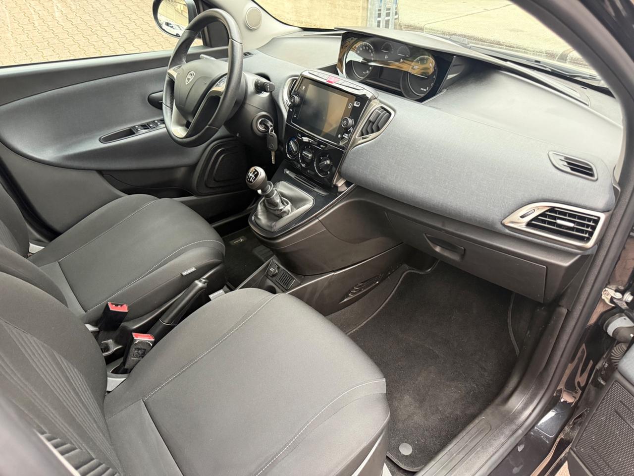 Lancia Ypsilon 1.0 Firefly Hybrid Gold PERFETTA!!!