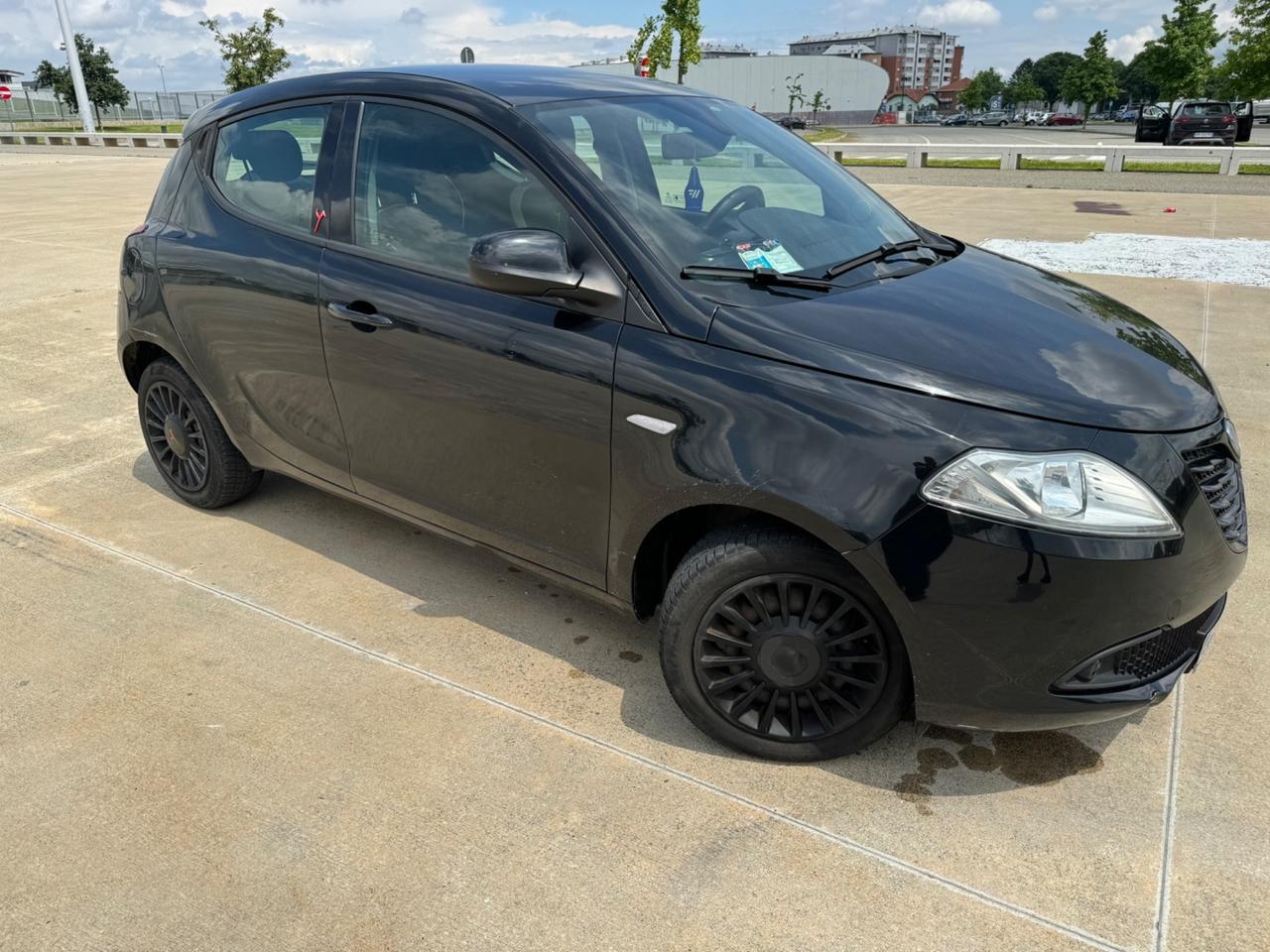 Lancia Ypsilon 1.2 69 CV 5 porte GPL Ecochic Silver