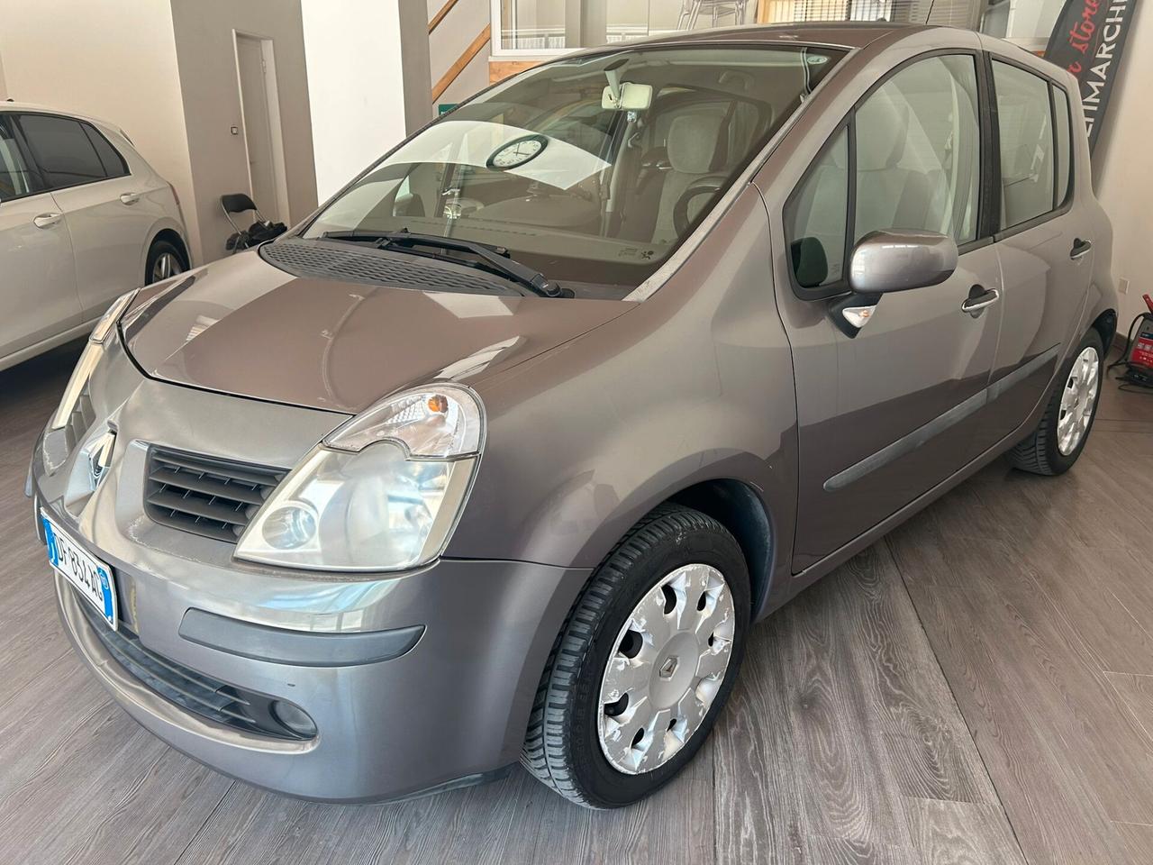 Renault Modus 1.5 dCi 70CV Neopatentati