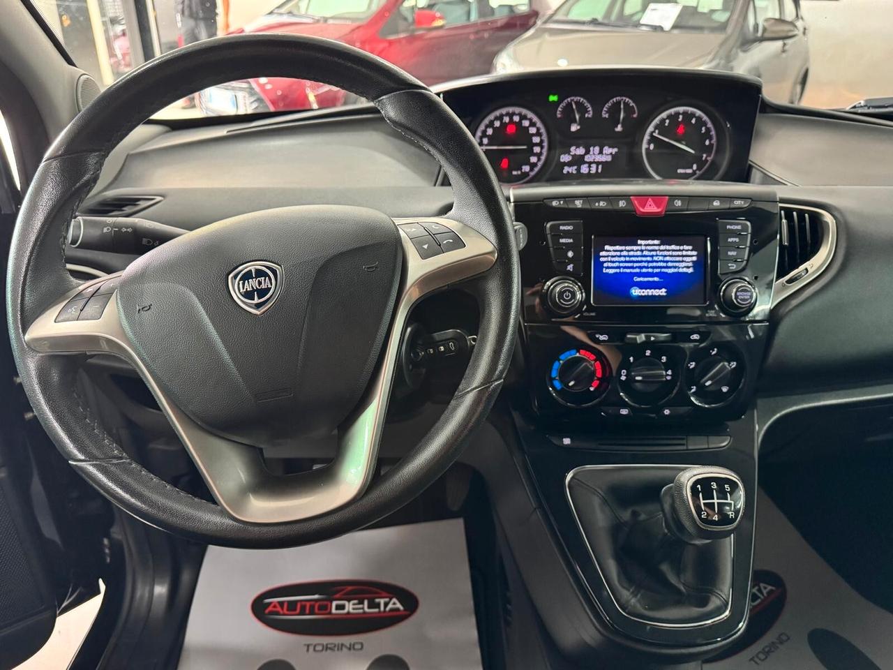 Lancia Ypsilon 1.2 69 CV 5 porte Gold