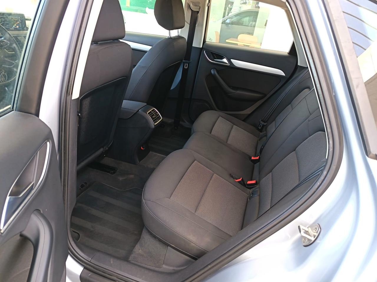 Audi Q3 2016 2.0 TDI 120 CV Business 12 MESI GARANZIA NAVI LED