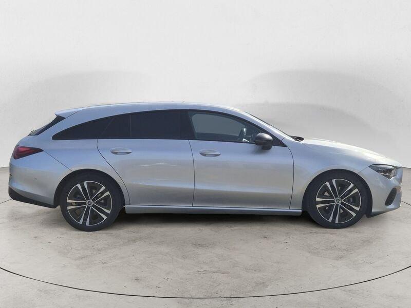 Mercedes-Benz CLA CLA Shooting Brake 200 d Night edition auto