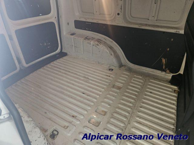 VOLKSWAGEN Caddy 2.0 TDI 102 CV Furgone