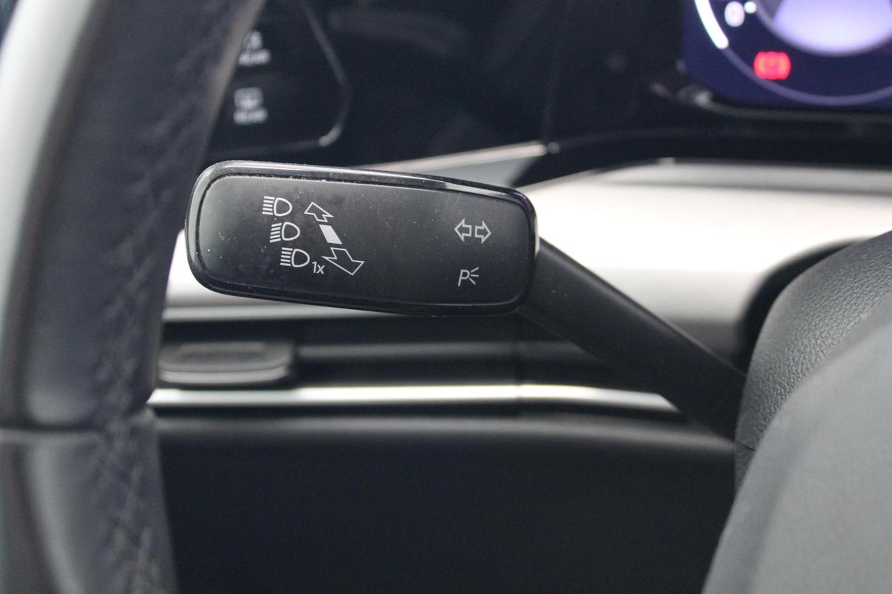 Volkswagen Golf 2.0 TDi 115 Cv. SPORT