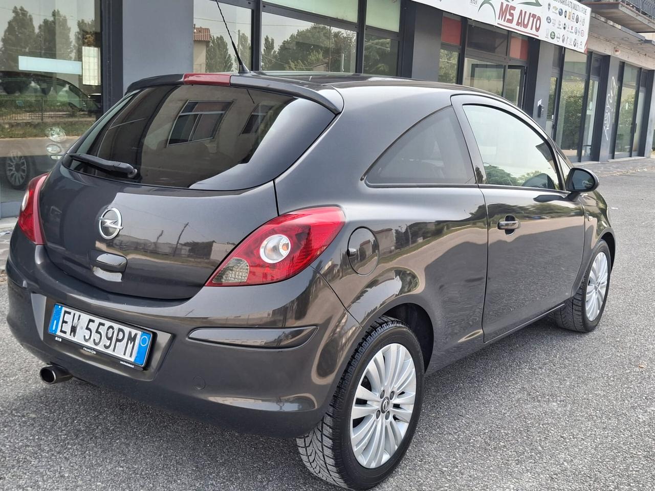 Opel Corsa 1.2 85CV 3 porte GPL-TECH b-color