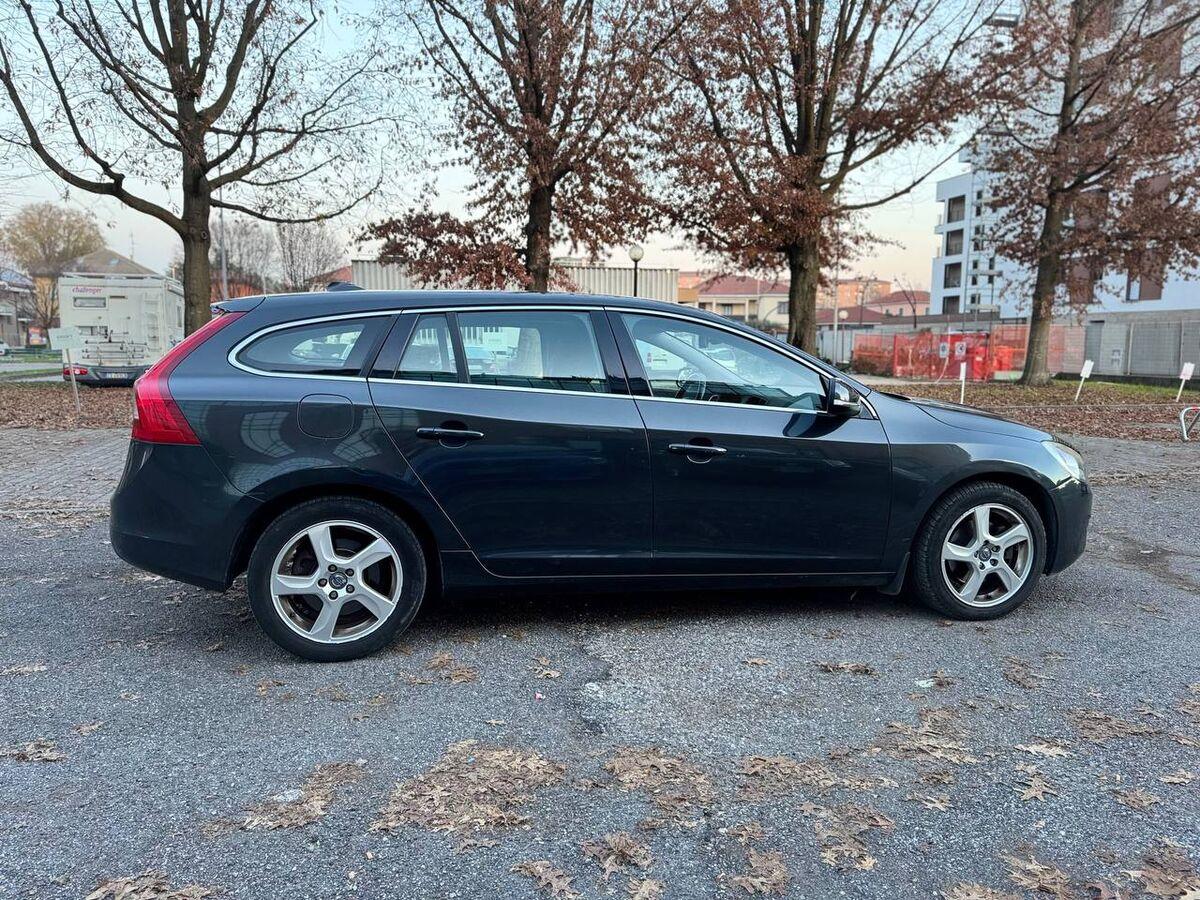 Volvo V60 V60 2.0 D4 ved (d3) Momentum geartronic