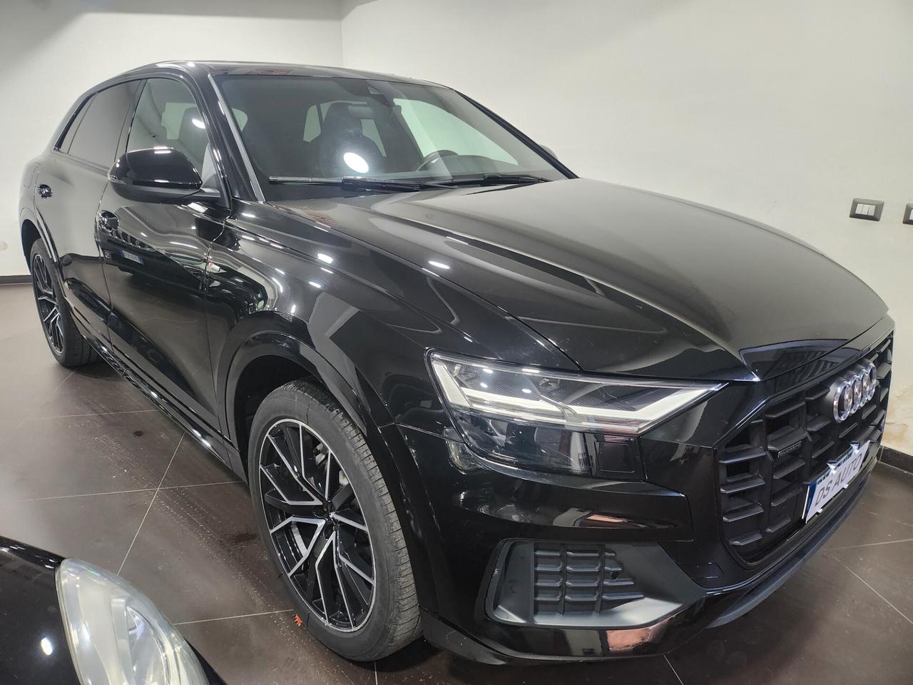 AUDI Q8 50 TDI 286 CV quattro 3x S-LINE PANO / 22" /SEDILI SPORTIVI