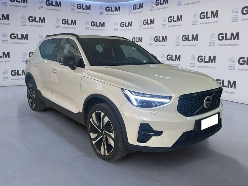 Volvo XC40 B3 automatico Ultra Dark