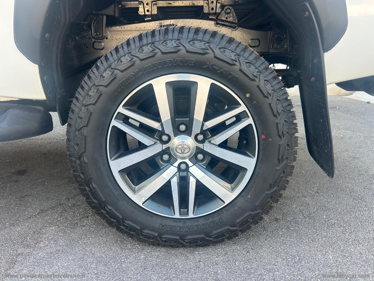 TOYOTA Hilux 2.4 D-4D 4WD 4p. DC Comfort