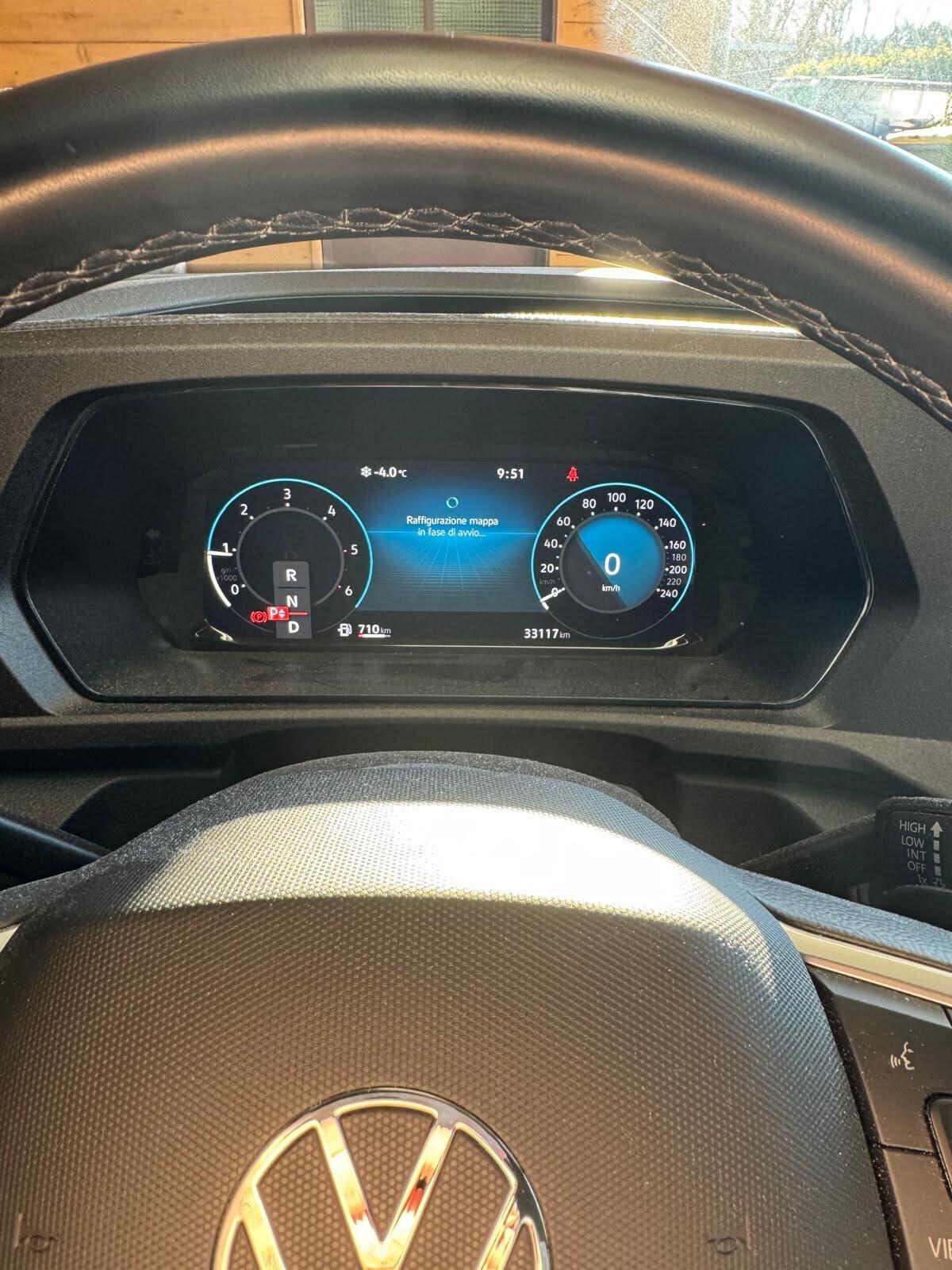 Volkswagen Caddy 2.0 TDI 122 CV DSG 33.000 KM. !!