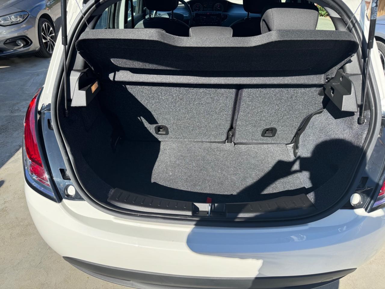 Lancia Ypsilon 1.2 69 CV 5 porte S&S Gold