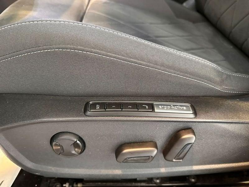 Volkswagen Golf 1.5 tsi evo Style 130cv