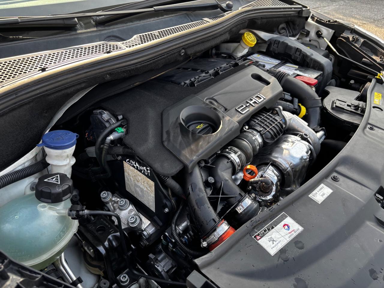 Peugeot 2008 1.6 e-HDi 92 CV, SOLO 70 MILA KM