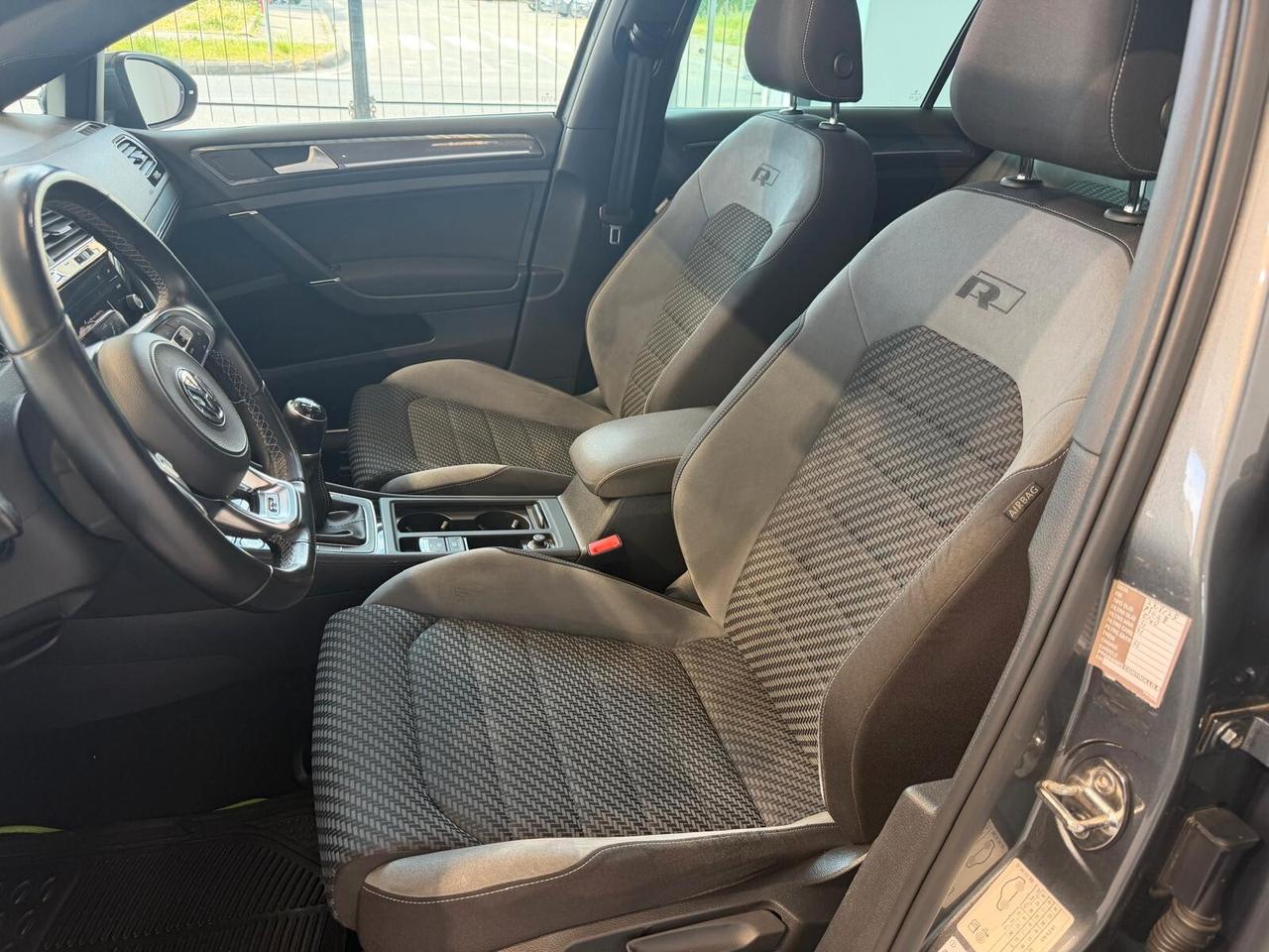 Volkswagen Golf 1.6 TDI R-LINE FULL OPTIONAL