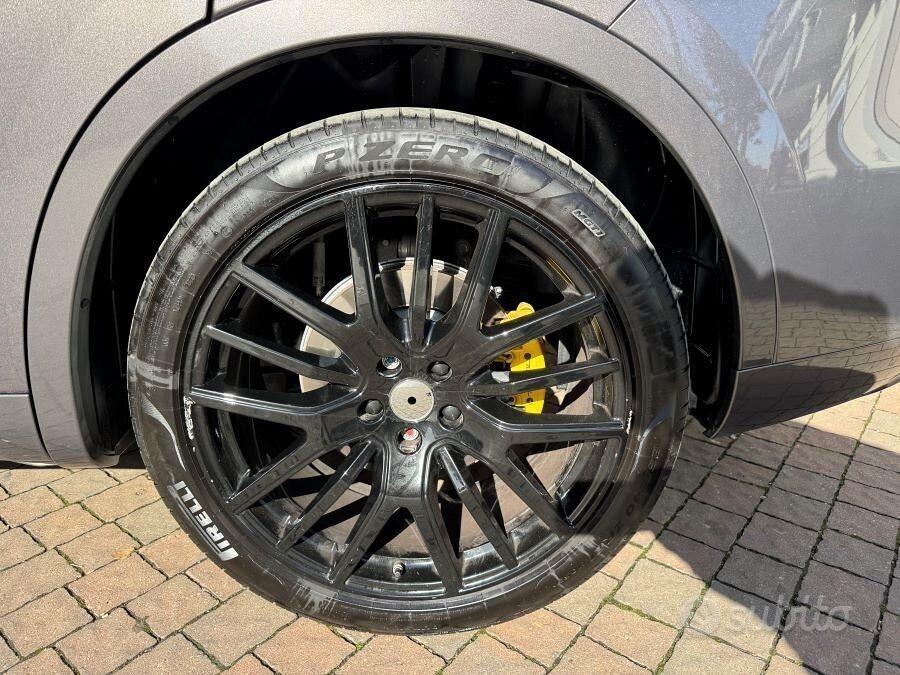 Maserati levante 3.0d 275 gransport certificata